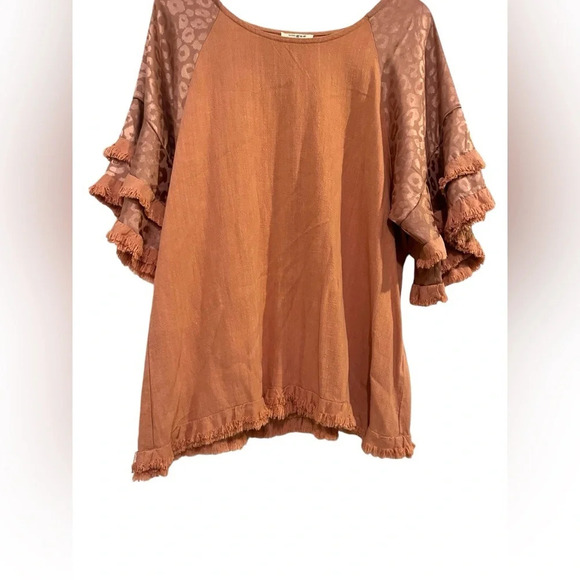 Umgee Animal Jacquard Print Layered Sleeve Top Sz S - Picture 2 of 7